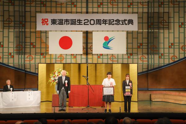 美術部と市長の写真