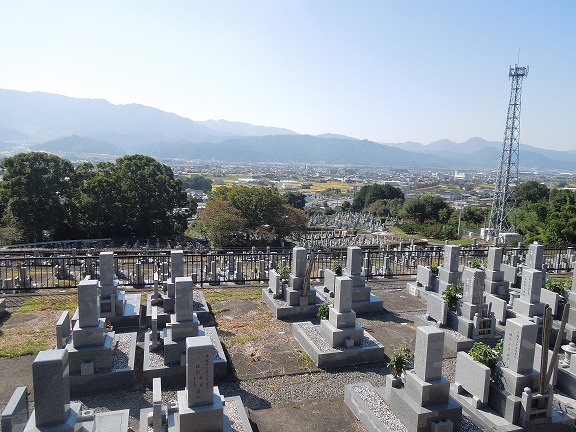 墓園の南西の風景です。