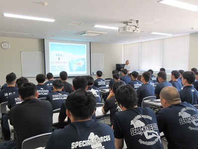 R6-7-23　県警機動隊市長講話11